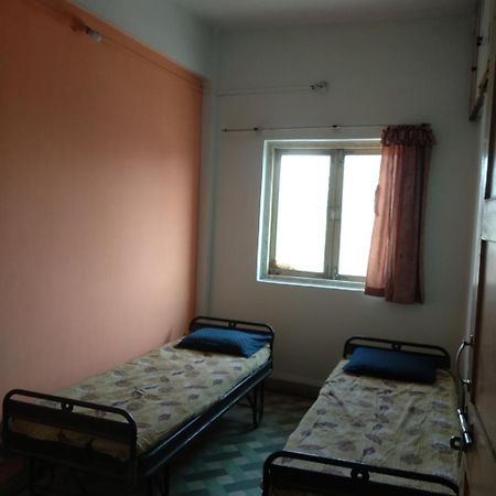 Bharuch Savanika Guest House المظهر الخارجي الصورة